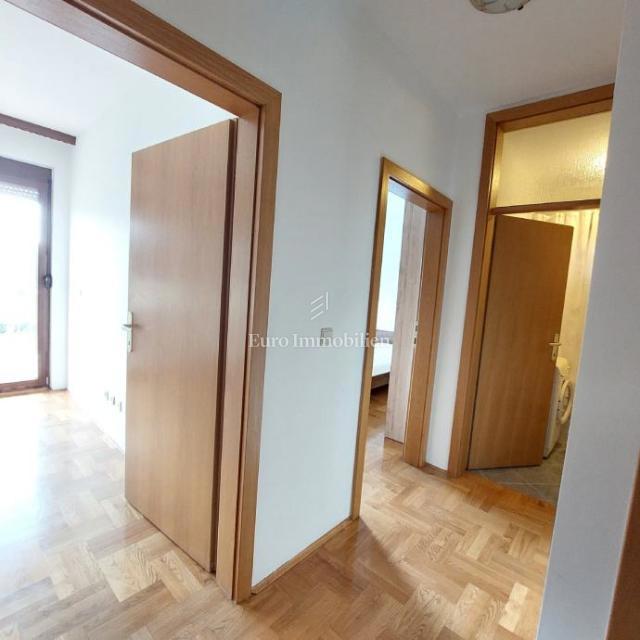 Zagreb - prenovljeno trisobno stanovanje s parkiriščem