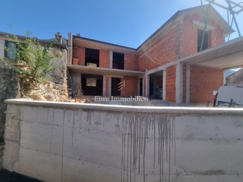 Hiša Drivenik z dvema apartmajema