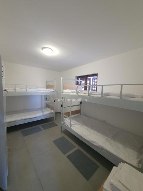 Labin - hiša s 3 stanovanjskimi enotami