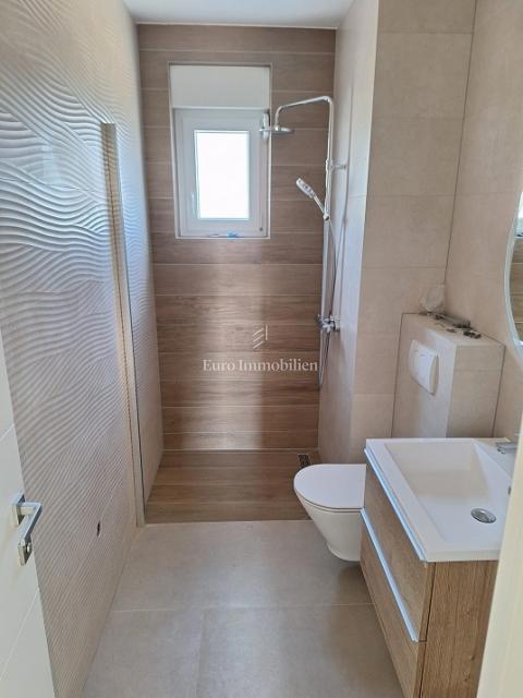 Novalja – Stan s panoramskim pogledom na prvem nadstropju