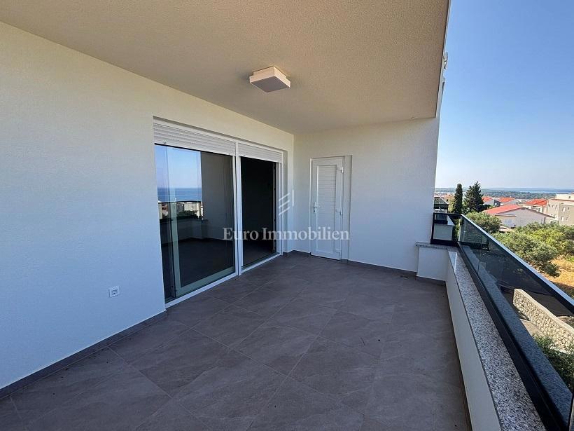 Novalja – Stan s panoramskim pogledom na prvem nadstropju