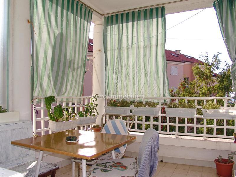 Baška Voda - samostojna hiša z apartmaji