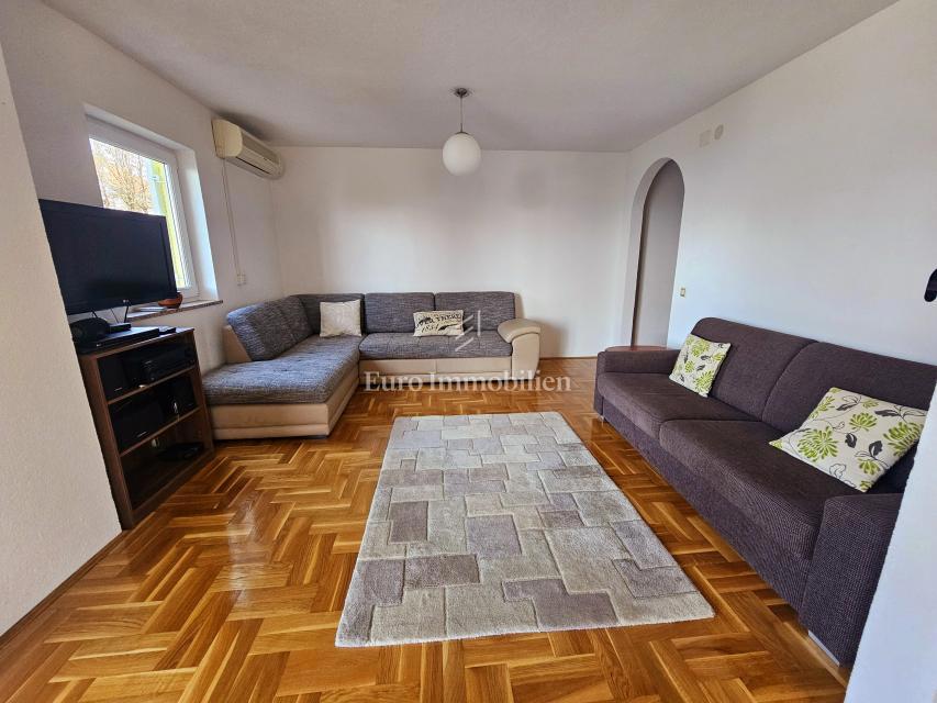 Dvosobni apartma blizu morja, pogled na morje Malinska