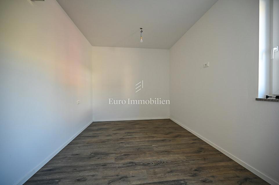 Apartma ob morju - vrhunska lokacija v Novigradu