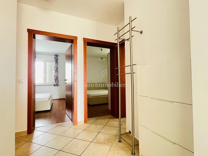 Novalja - Apartma s teraso in čudovitim razgledom