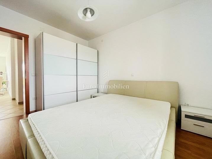 Novalja - Apartma s teraso in čudovitim razgledom