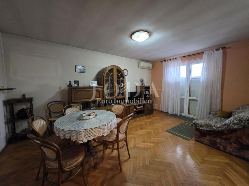 SENJ, dvosobno stanovanje na odlični lokaciji