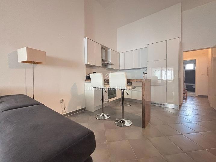 Apartma v Novalji, blizu morja