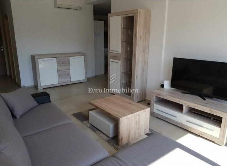 Poreč, okolica - stanovanje z bazenom