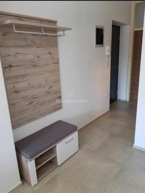 Poreč, okolica - stanovanje z bazenom