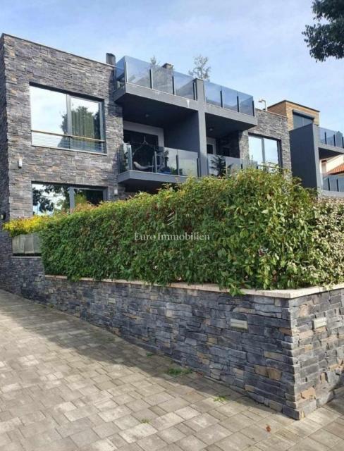 Poreč, okolica - stanovanje z bazenom