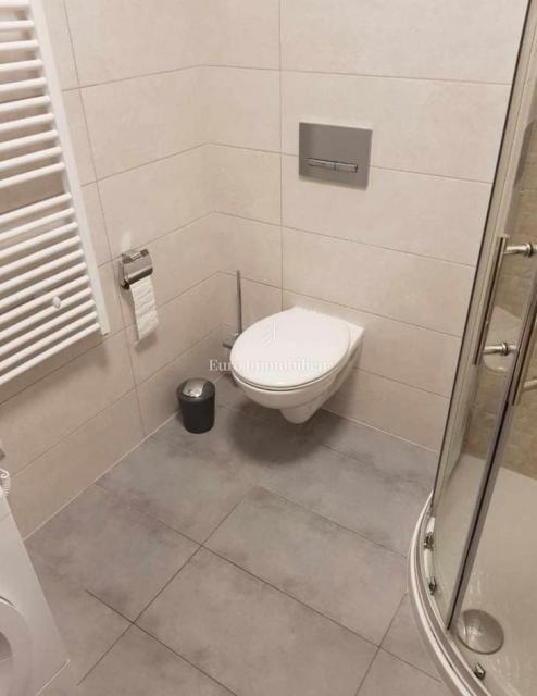 Poreč, okolica - stanovanje z bazenom