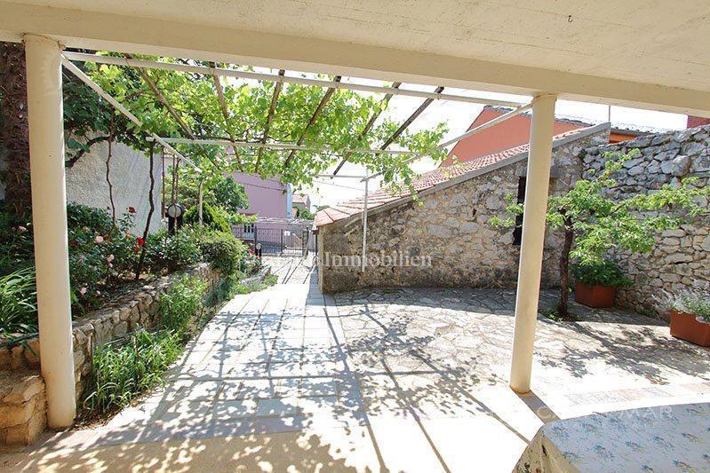 Novi Vinodolski - hiša v bližini centra