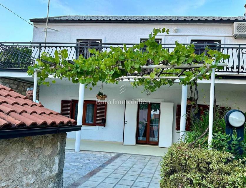 Novi Vinodolski - hiša v bližini centra