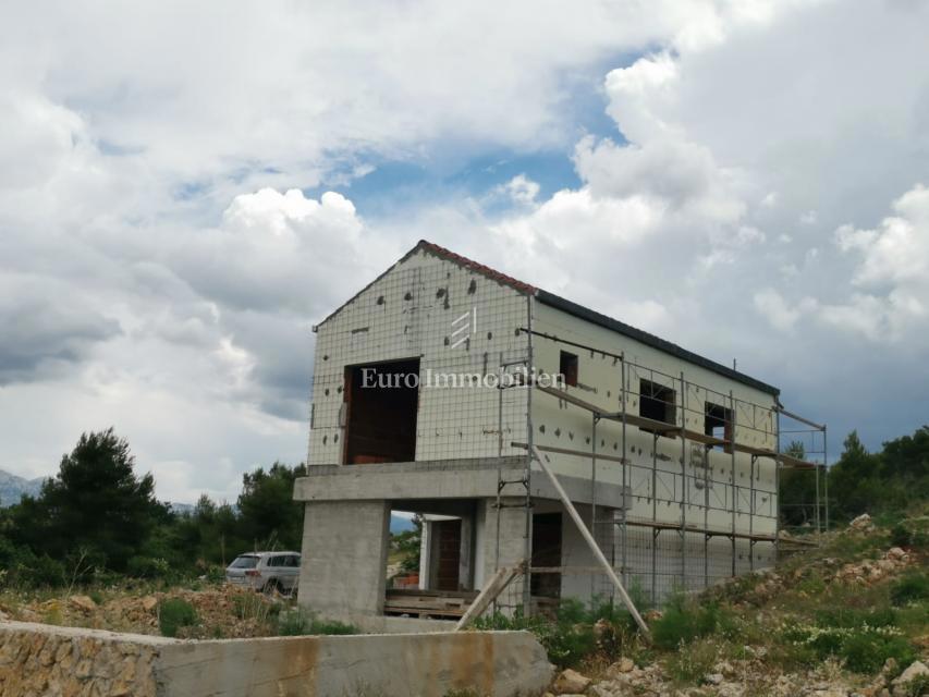 Vila z bazenom, 200 m od morja