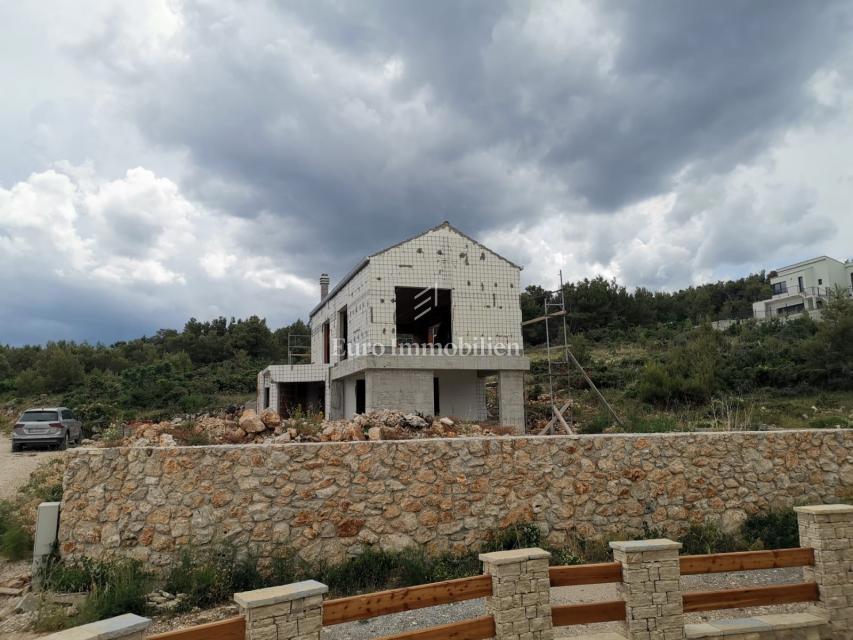 Vila z bazenom, 200 m od morja