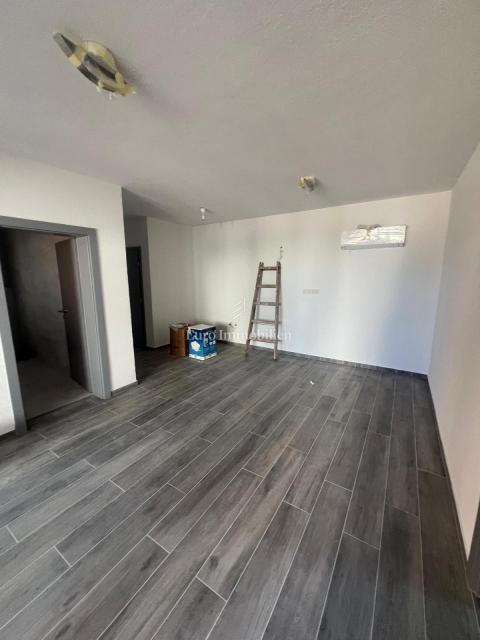 Vir-Zadar - apartma z vrtom v bližini morja
