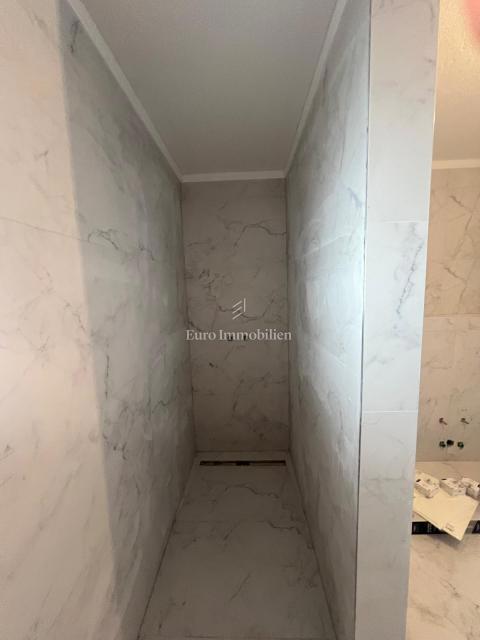 Vir-Zadar - apartma z vrtom v bližini morja