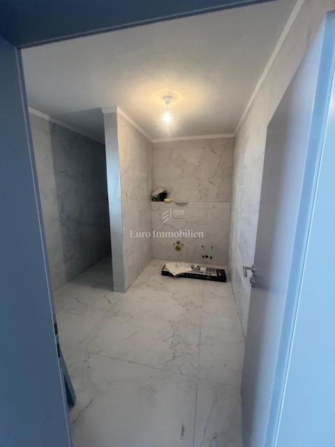 Vir-Zadar - apartma z vrtom v bližini morja