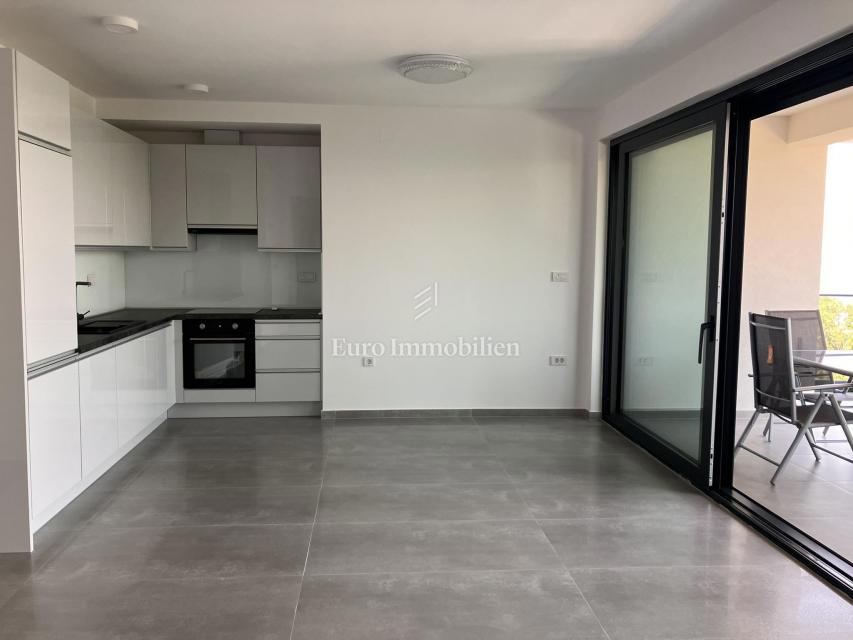 Klenovica, stanovanje v prvi vrsti ob morju