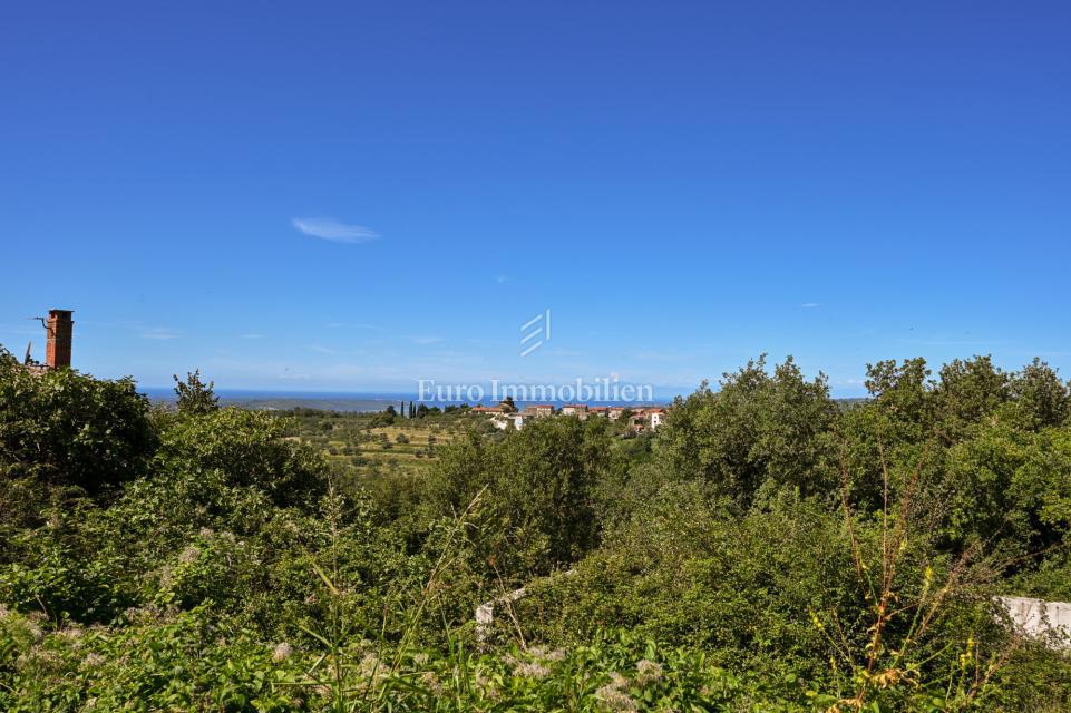 Istra, Buje, Hiša s pogledom na morje, potrebna obnove