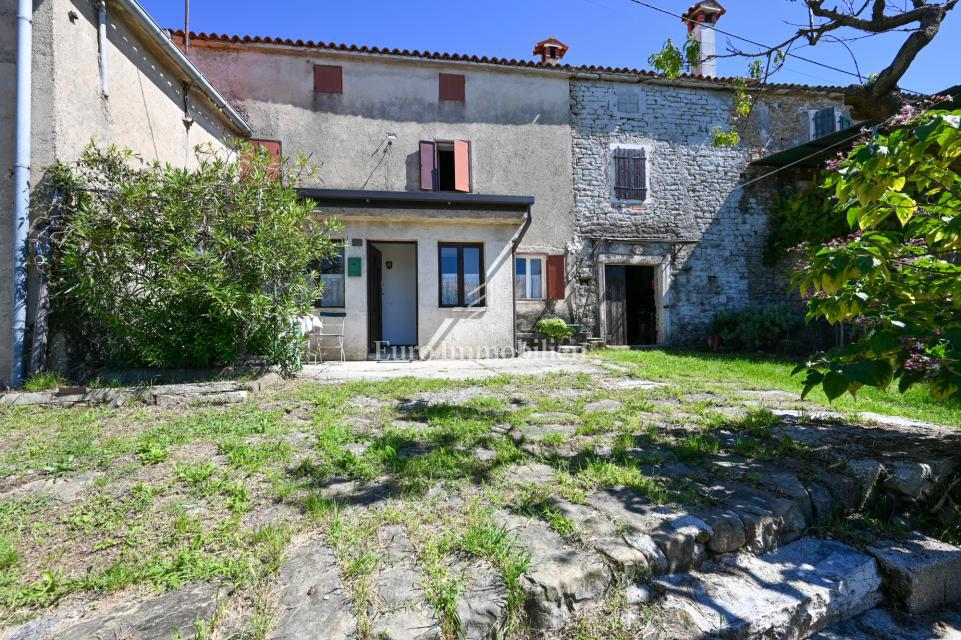 Istra, Buje, Hiša s pogledom na morje, potrebna obnove