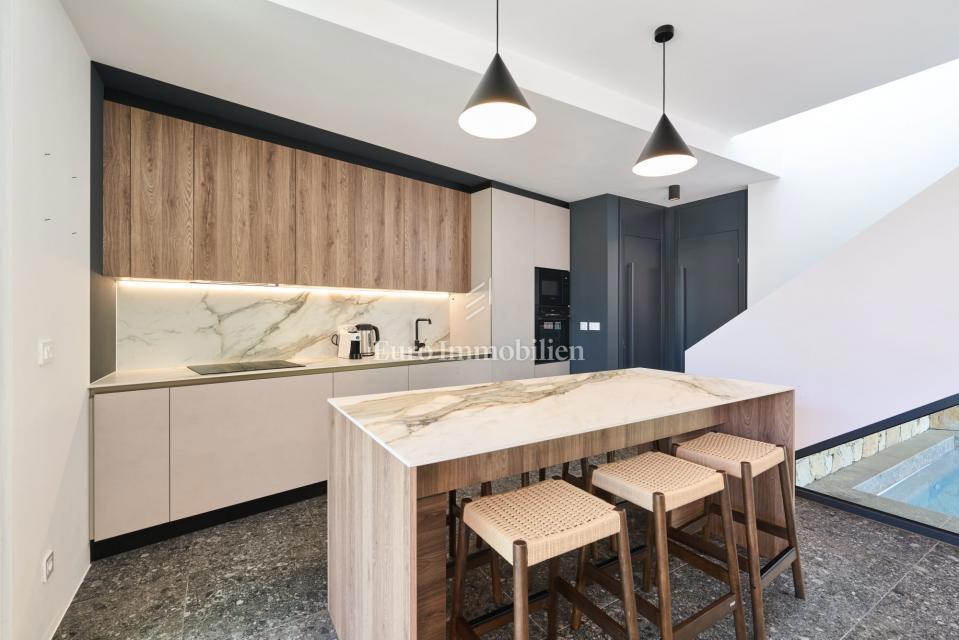 Istra, Poreč – Moderna dvojna hiša z bazenom blizu morja