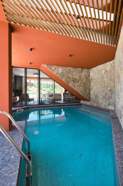 Istra, Poreč – Moderna dvojna hiša z bazenom blizu morja