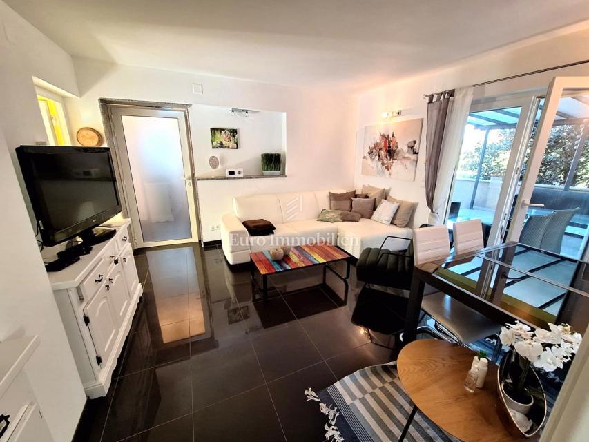 Malinska - samostojna hiša z bazenom, 100 m od plaže