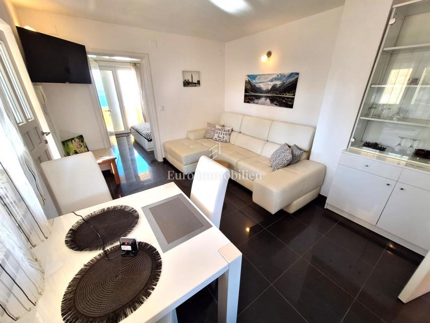 Malinska - samostojna hiša z bazenom, 100 m od plaže