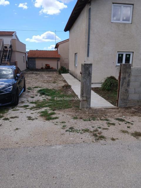 Kakma, Samostoječa hiša za prenovo
