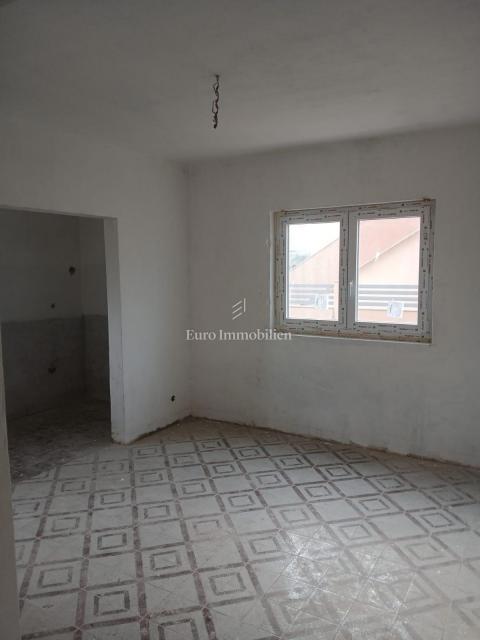 Kakma, Samostoječa hiša za prenovo