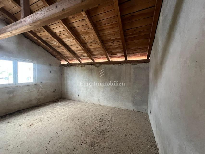Kakma, Samostoječa hiša za prenovo