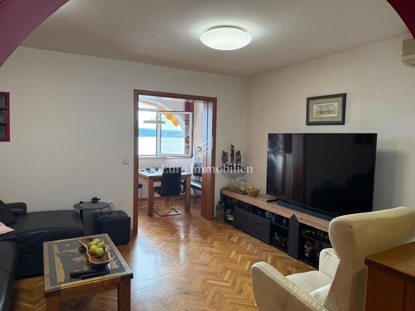 Selce, Trisobno stanovanje z razgledom na morje