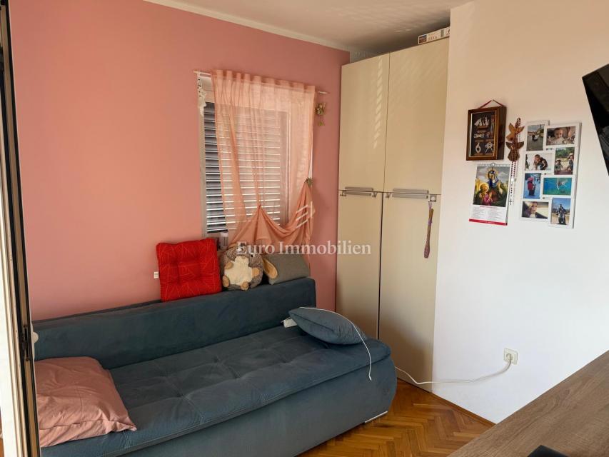 Selce, Trisobno stanovanje z razgledom na morje