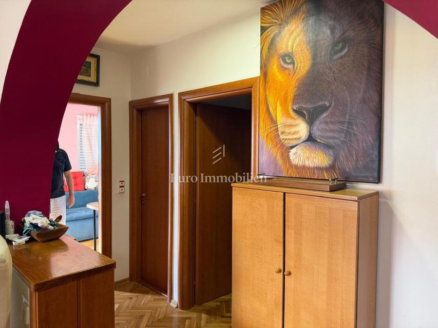 Selce, Trisobno stanovanje z razgledom na morje