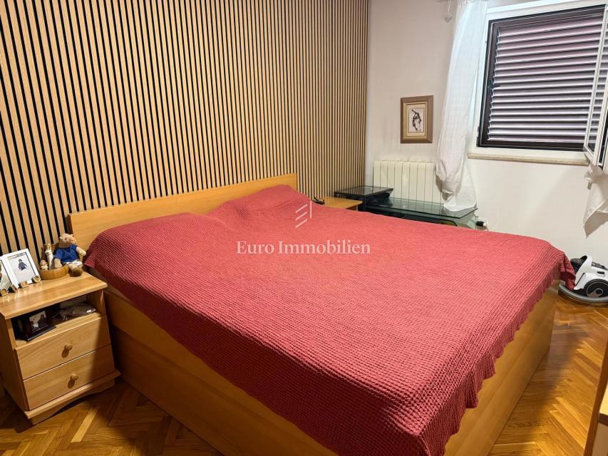 Selce, Trisobno stanovanje z razgledom na morje