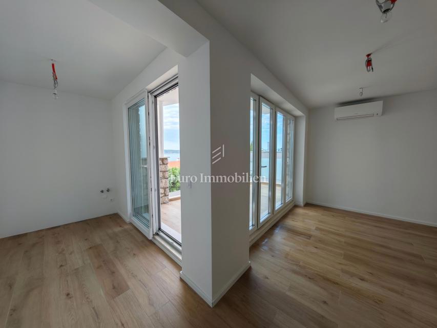 Crikvenica, Stanovanje z Garažo in Teraso blizu Morja