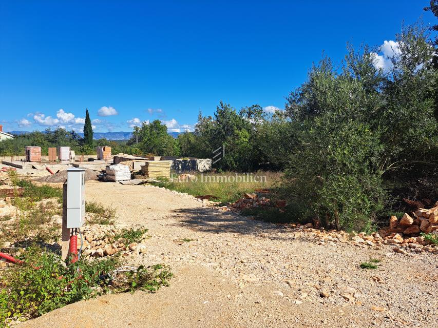 Zazidljivo zemljišče pri Malinski