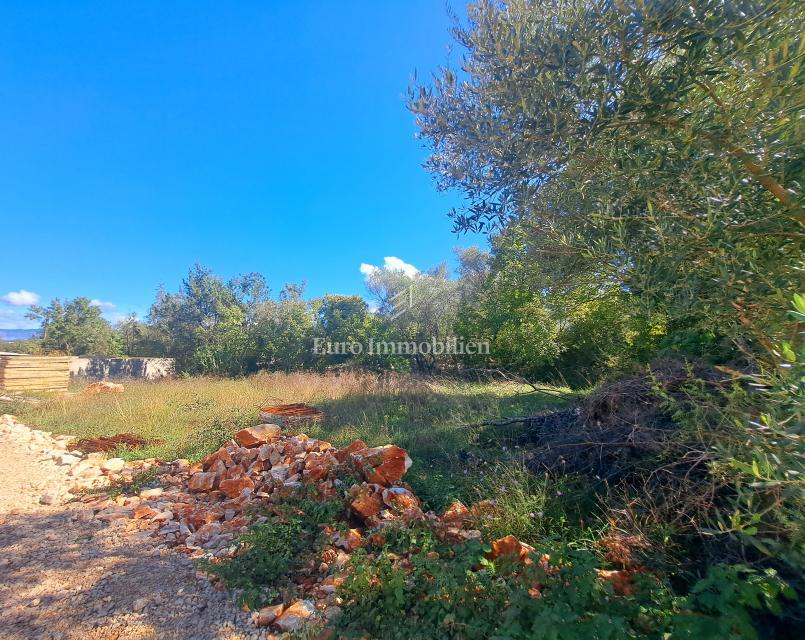 Zazidljivo zemljišče pri Malinski