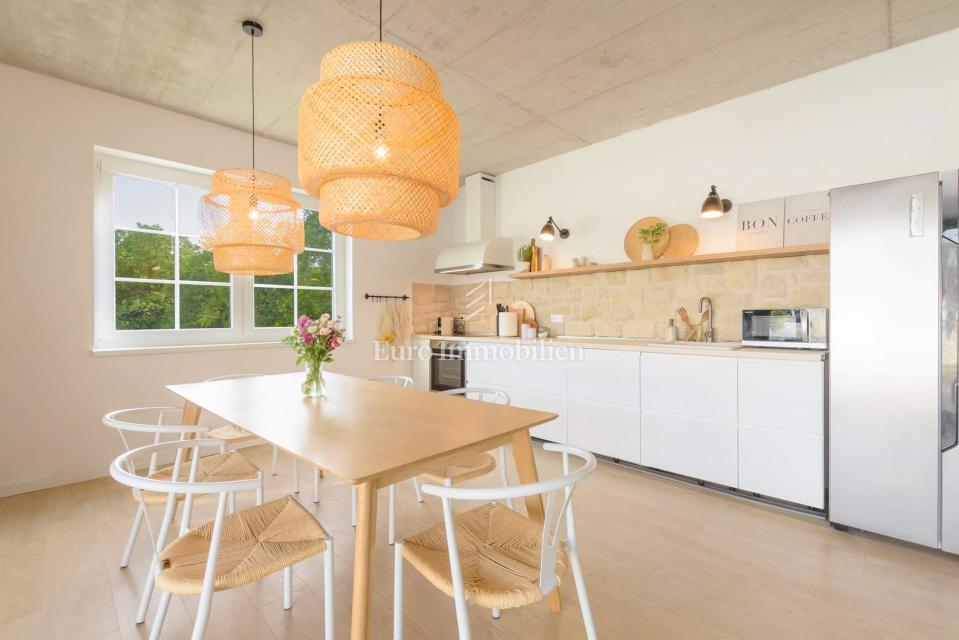 Čudovita hiša z ogrevanim bazenom pri Labinu