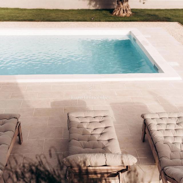 Čudovita hiša z ogrevanim bazenom pri Labinu