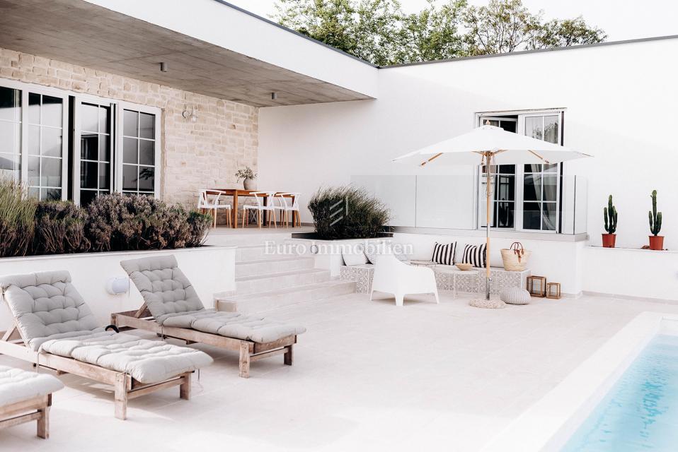 Čudovita hiša z ogrevanim bazenom pri Labinu