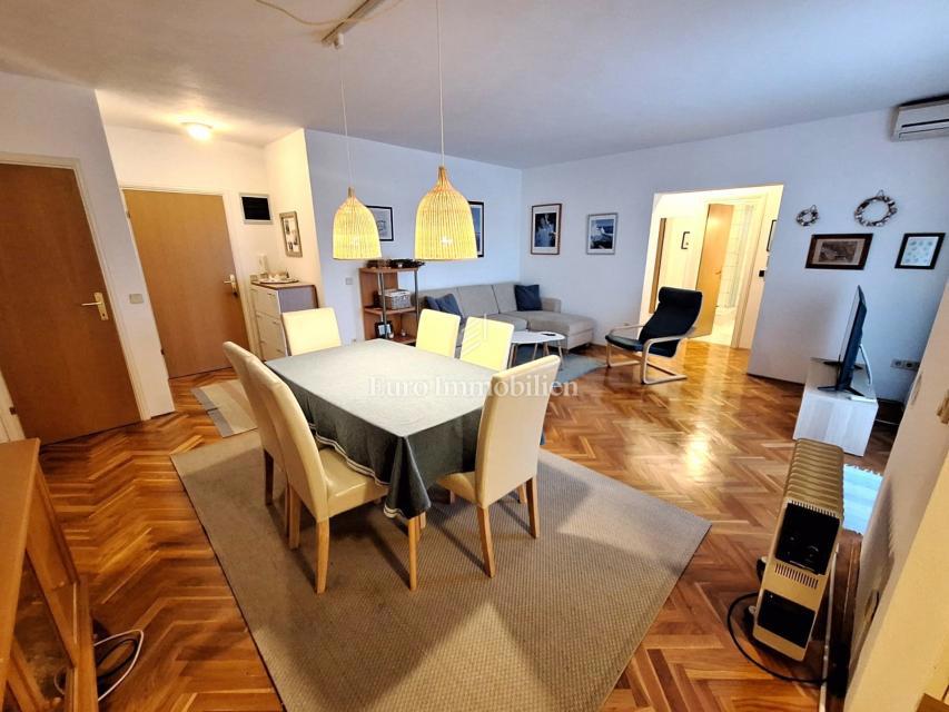 Dvosobno stanovanje (74,38m2) na odlični lokaciji v Krku