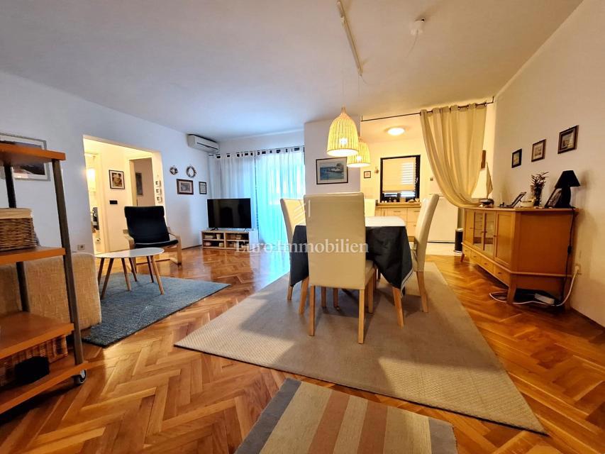 Dvosobno stanovanje (74,38m2) na odlični lokaciji v Krku