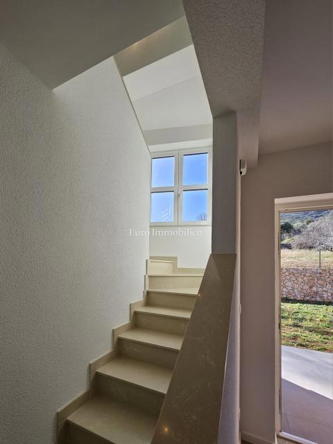 Novogradnja v mirnem okolju