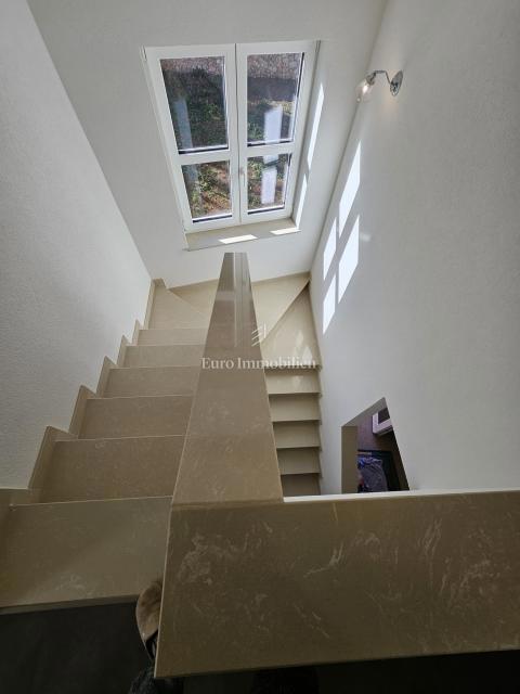 Novogradnja v mirnem okolju