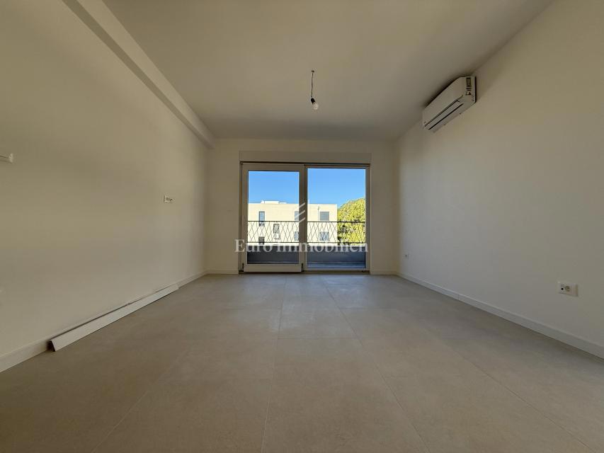 Makarska - dvosobno stanovanje v novogradnji s pogledom na morje