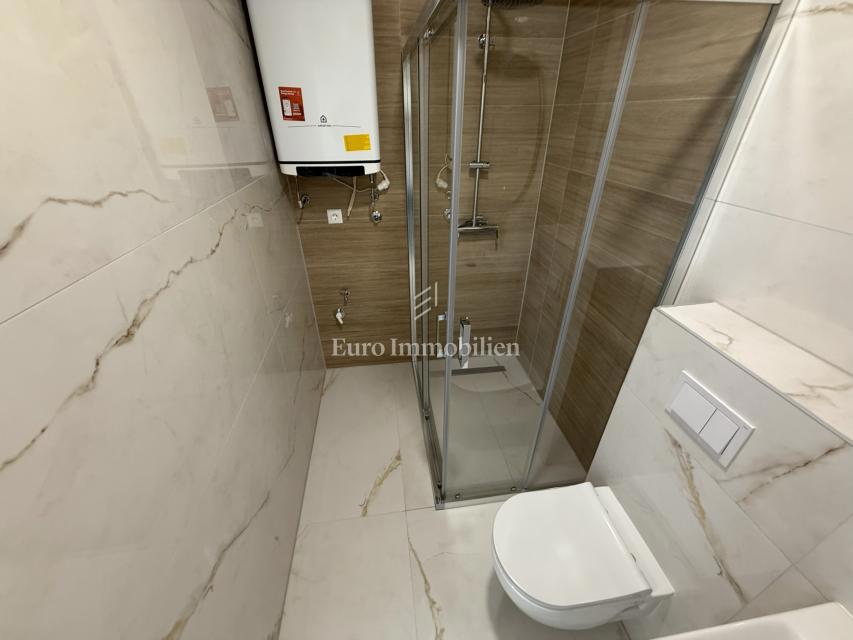 Makarska - dvosobno stanovanje v novogradnji s pogledom na morje