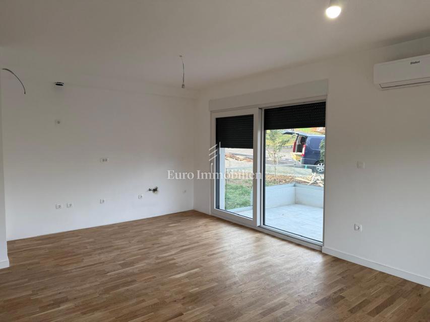 Čavle - Novogradnja z vrtom